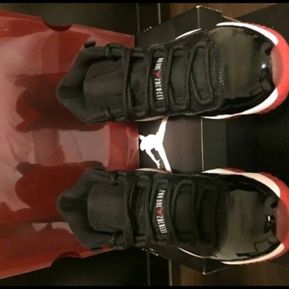 Bread 11’s - Picture 2 of 4